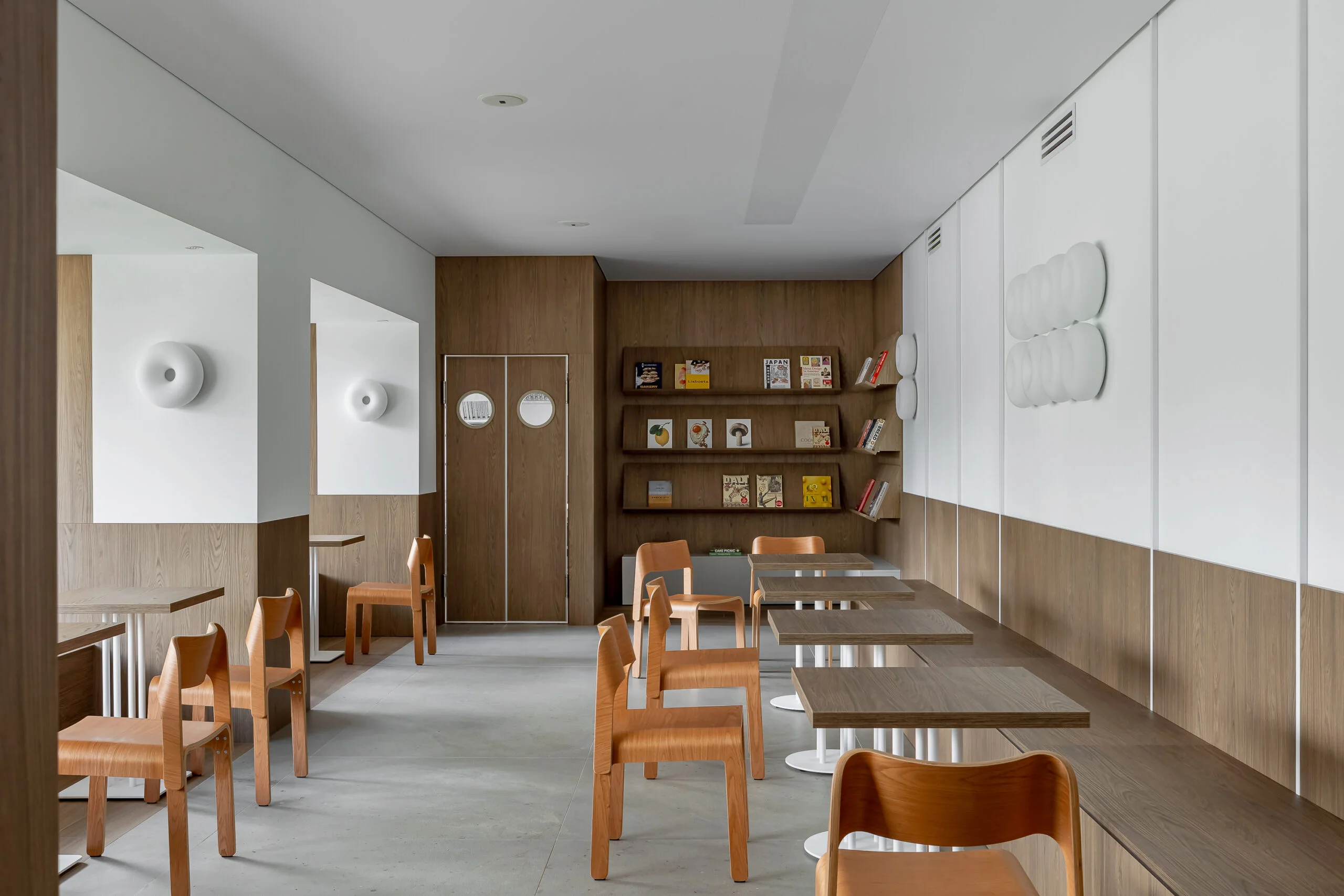 Quán cafe sách Marks – Một nơi ấm cúng để thưởng thức cà phê và đọc sách/