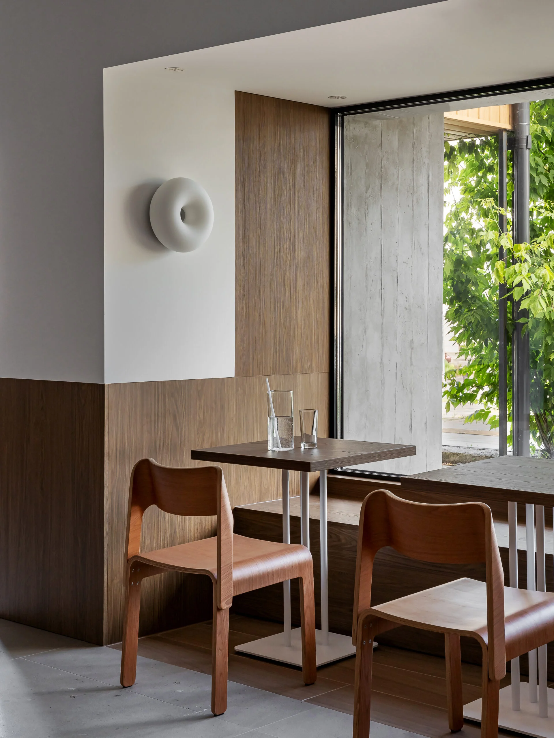 Quán cafe sách Marks – Một nơi ấm cúng để thưởng thức cà phê và đọc sách/